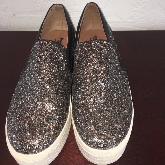 Women’s Mossimo Sneakers - Picture 3 of 7